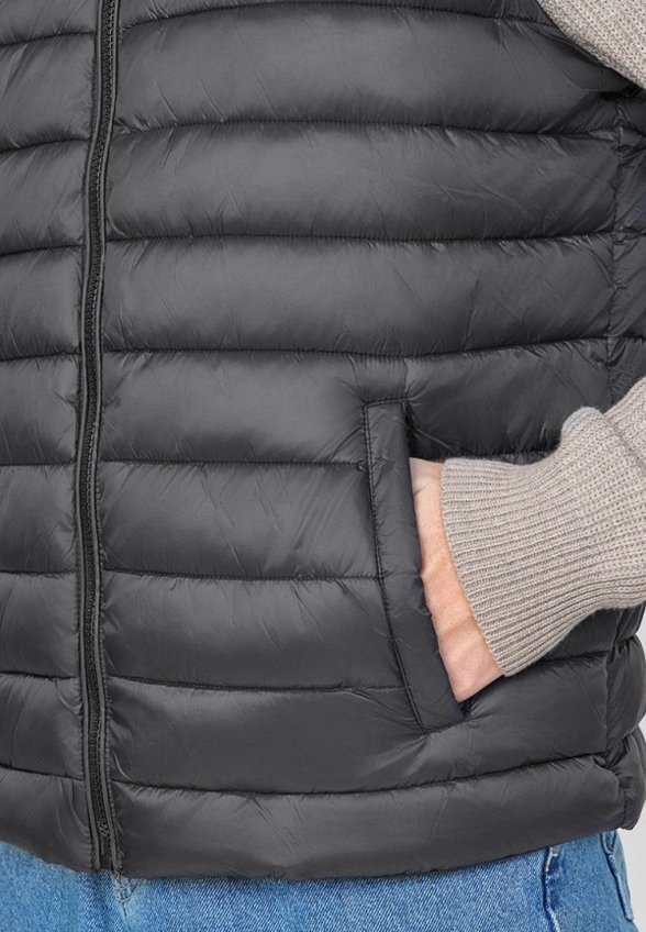 Жилет утепленный Baon