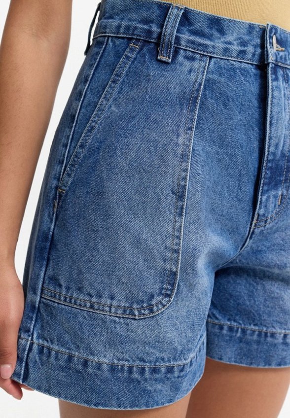 Шорты джинсовые Love Republic