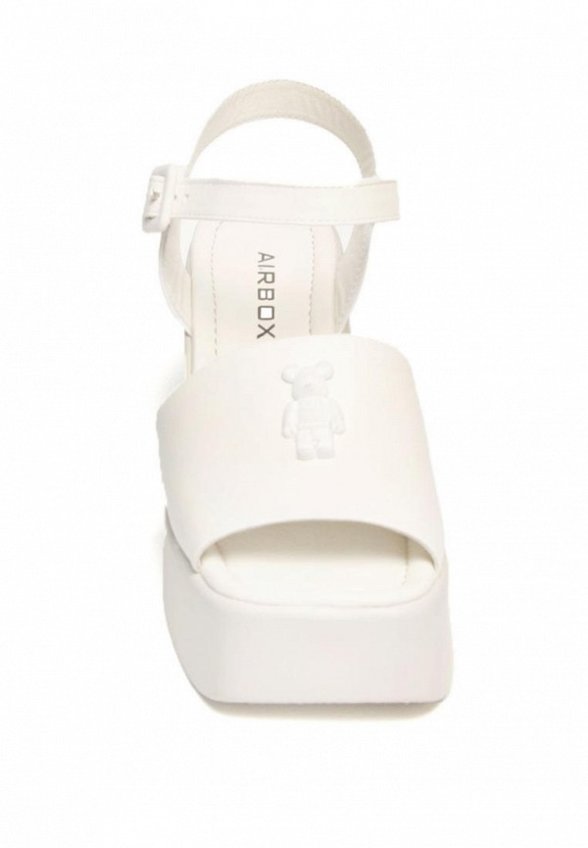 Босоножки Airbox