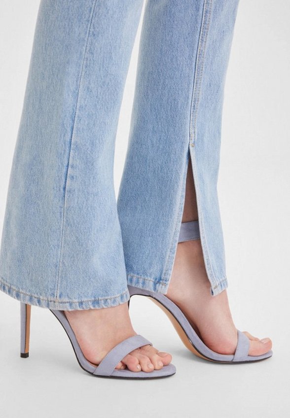 Джинсы N.O.M.I