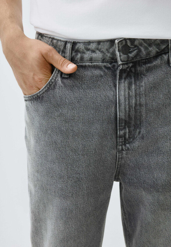 Джинсы STRAIGHT FIT со средней посадкой