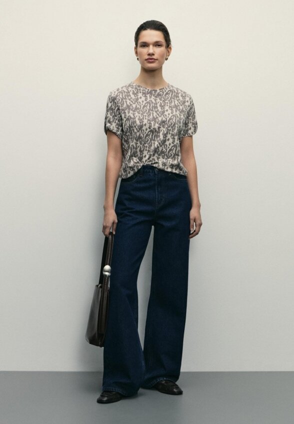 Футболка Zarina