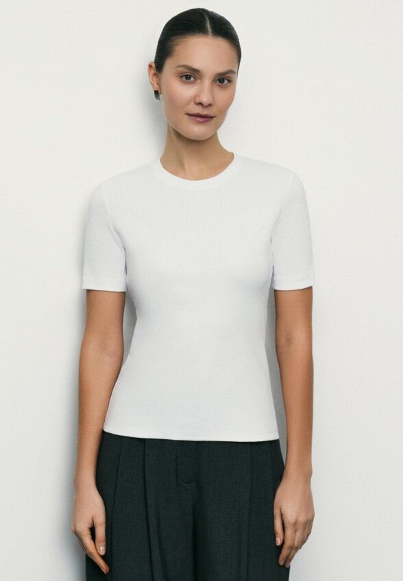 Футболка Zarina