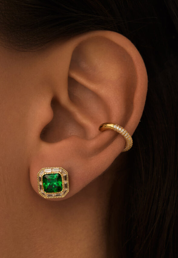 Серебряные серьги-пусеты с зеленым фианитом в покрытии желтое золото MIE