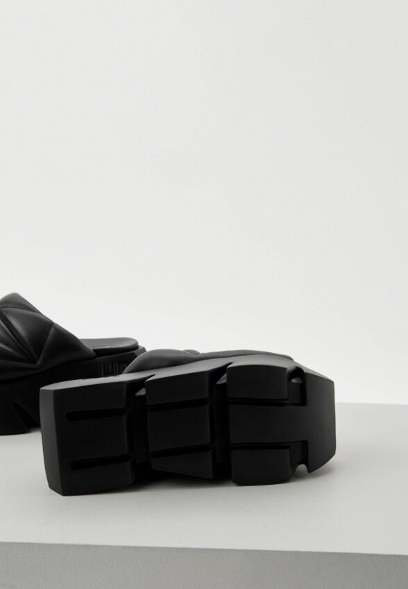 Сабо United Nude