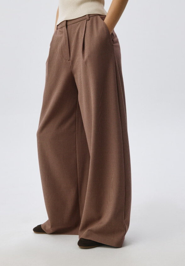 Брюки wide leg из костюмной ткани