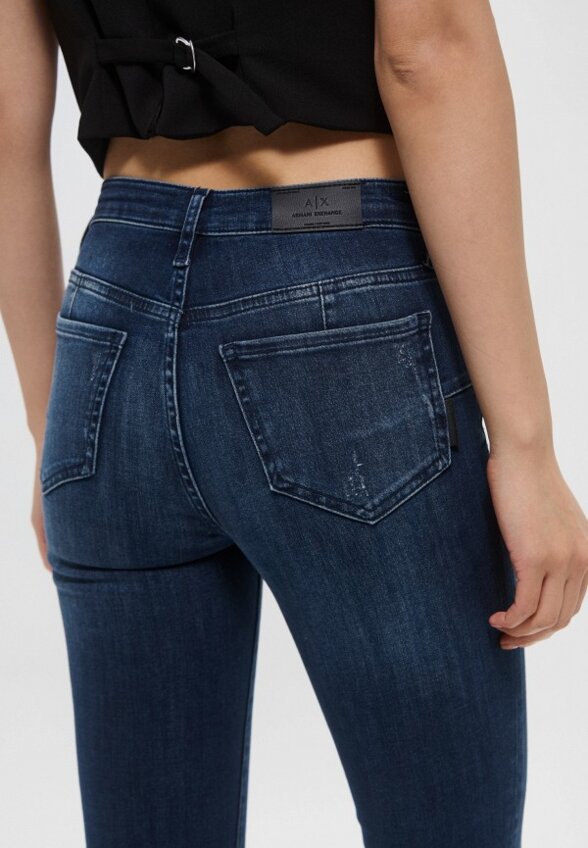 Джинсы Armani Exchange