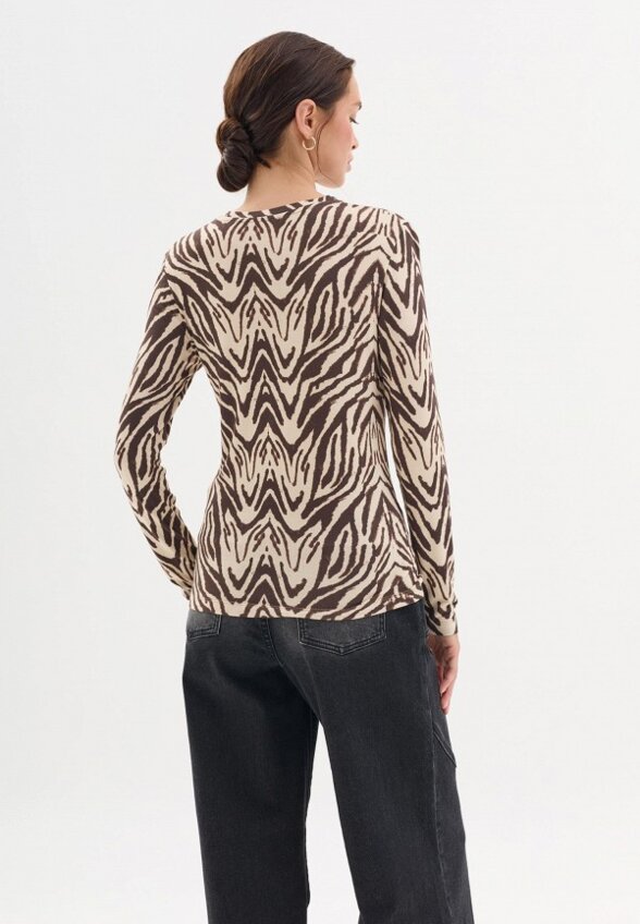 Лонгслив Savage