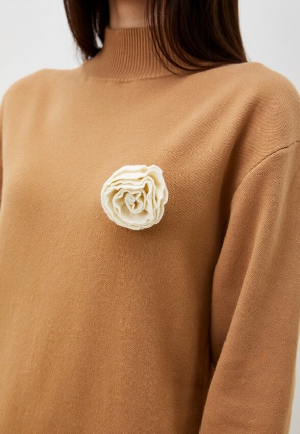 Платье и брошь Rinascimento