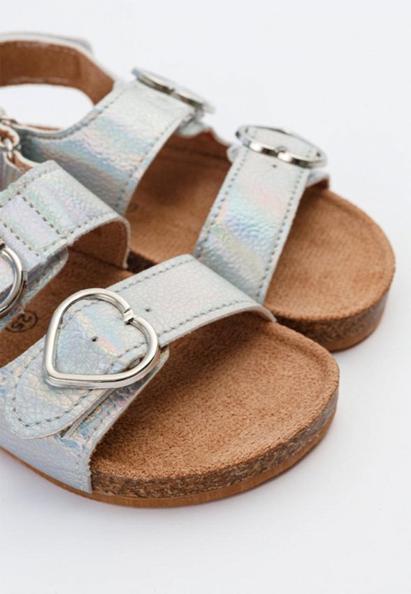 Сандалии Tikkago