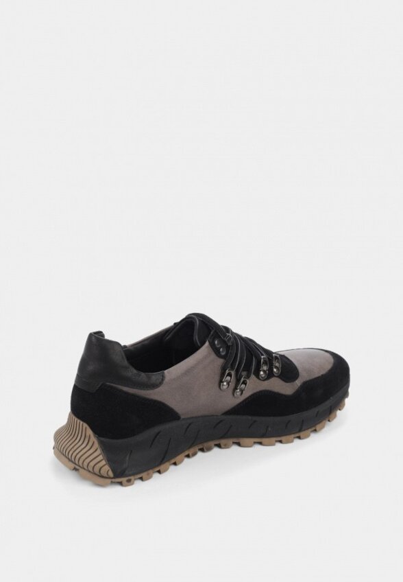 Кроссовки MCM