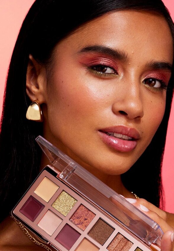 Палетка теней из 12 цветов Revolution