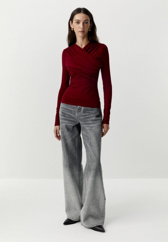 Лонгслив Charmstore