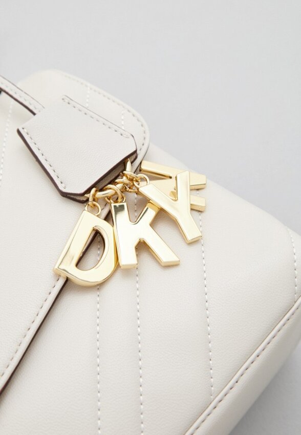 Сумка и брелок DKNY