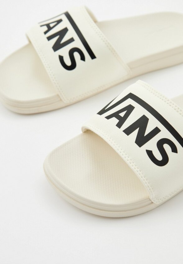 Сланцы Vans