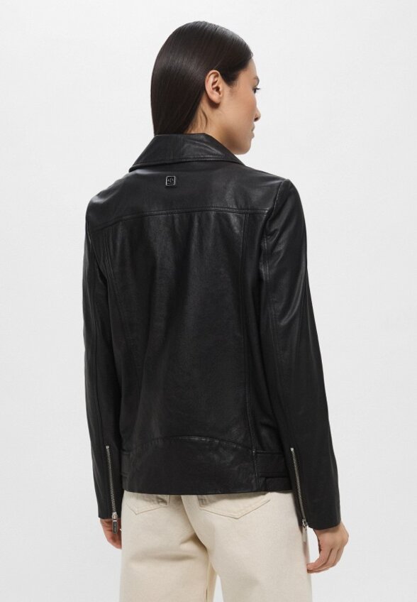 Косуха Armani Exchange