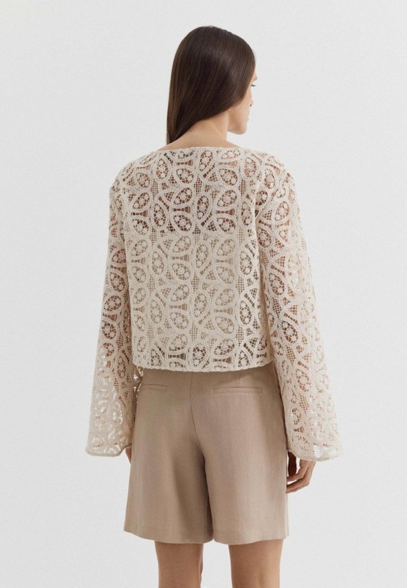 Блуза и топ Charuel