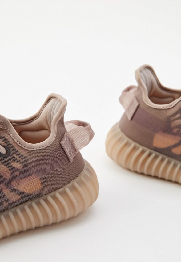 Кроссовки adidas YEEZY