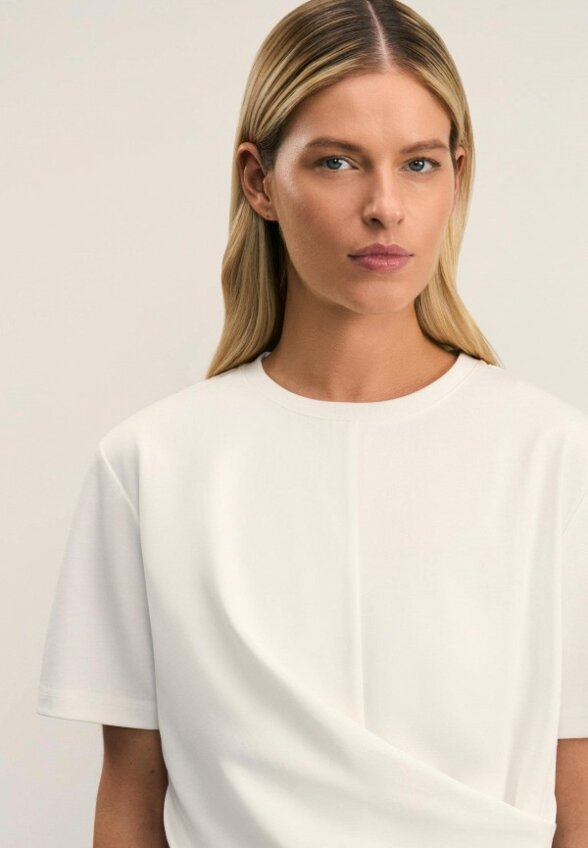 Футболка Zarina