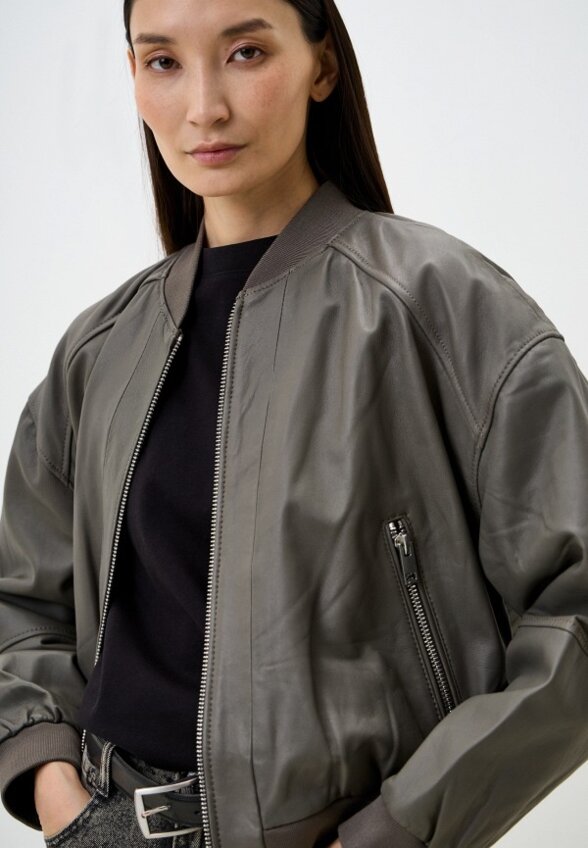 Бомбер Снежная Королева