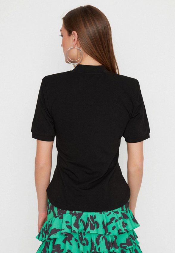 Футболка Trendyol