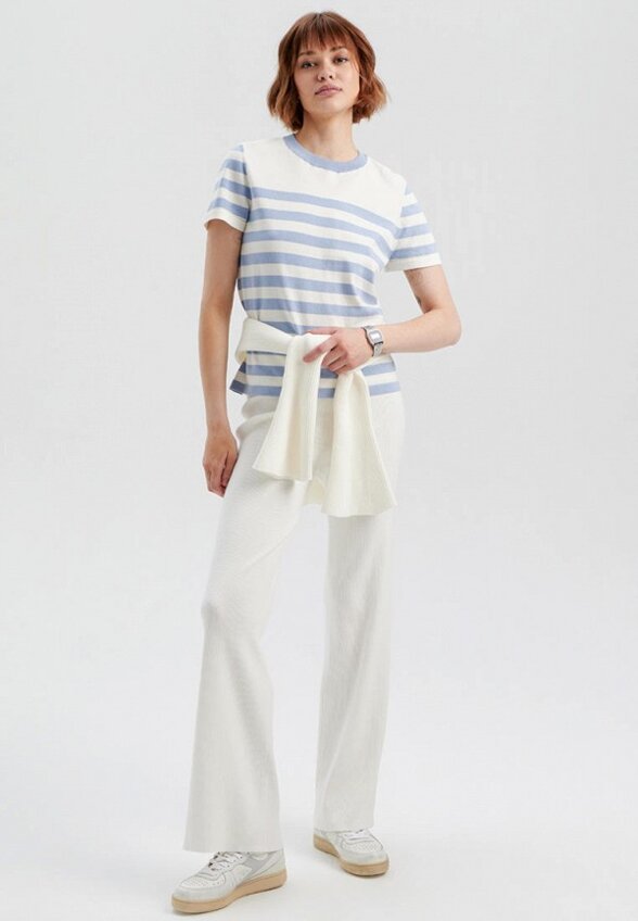 Джемпер To Be Blossom