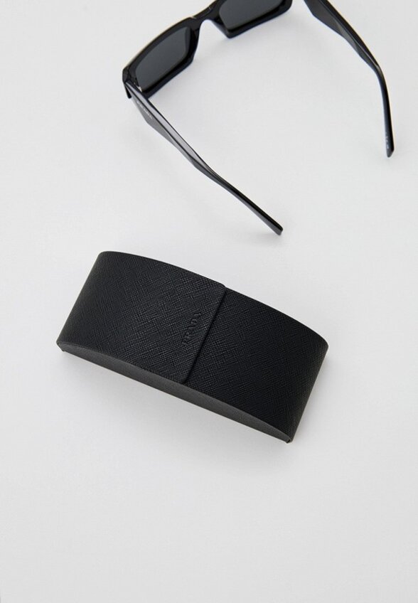 Очки солнцезащитные Prada