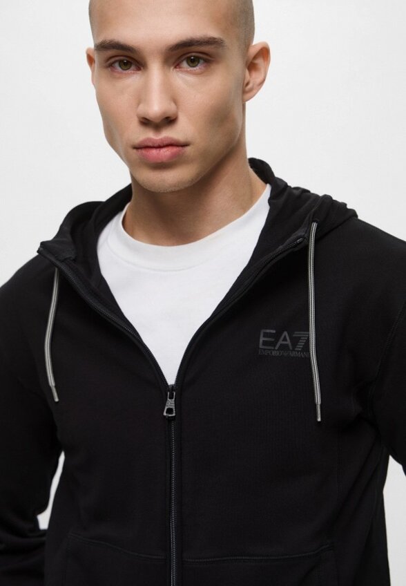 Костюм спортивный EA7