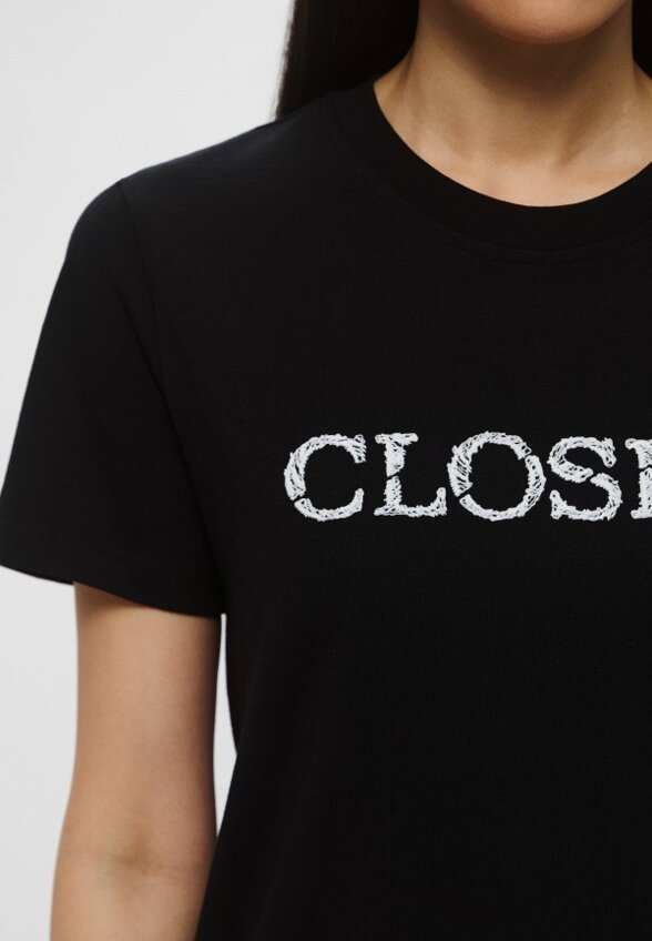 Футболка Closed