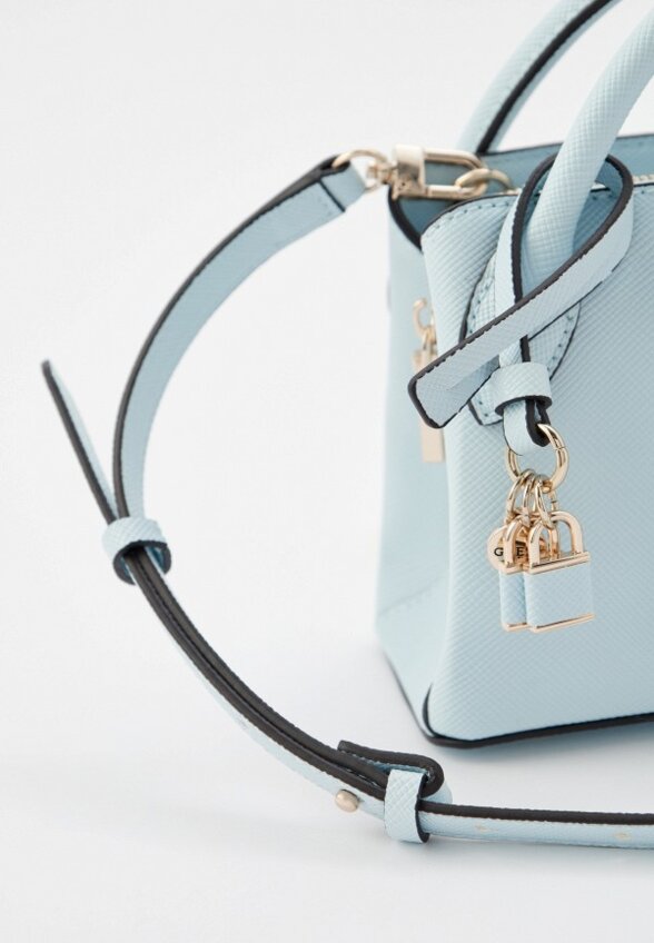 Сумка и брелок Guess