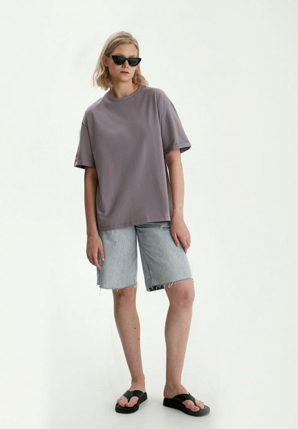 Футболка Bstatement