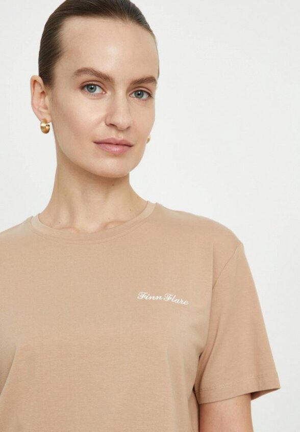 Футболка Finn Flare