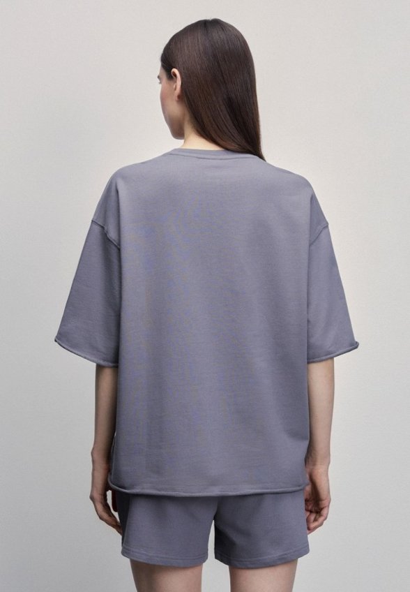 Футболка Zarina