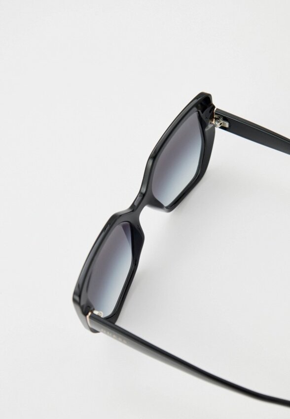 Очки солнцезащитные Guess