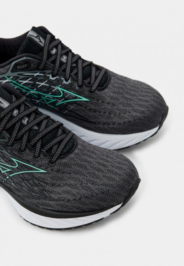 Кроссовки Mizuno