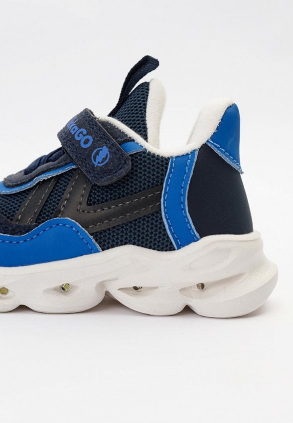 Кроссовки Tikkago