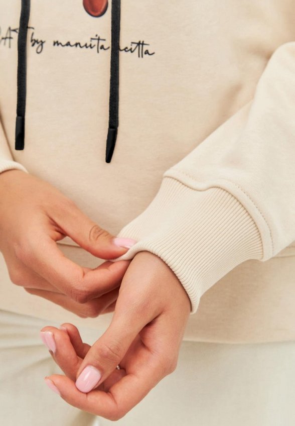 Худи Manii'ta Lacitta