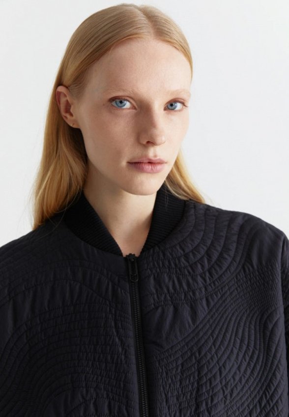 Бомбер M.Reason