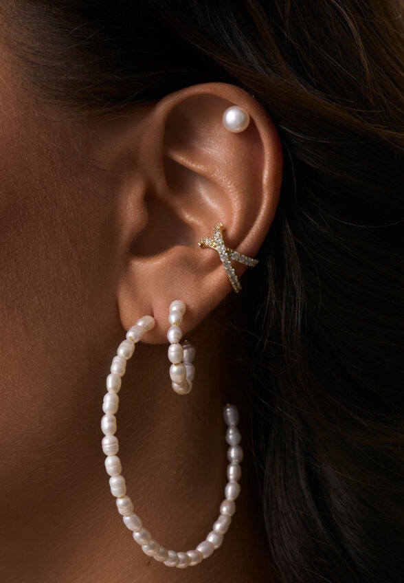 Позолоченные серьги-пусеты из серебра с натуральным жемчугом MIE