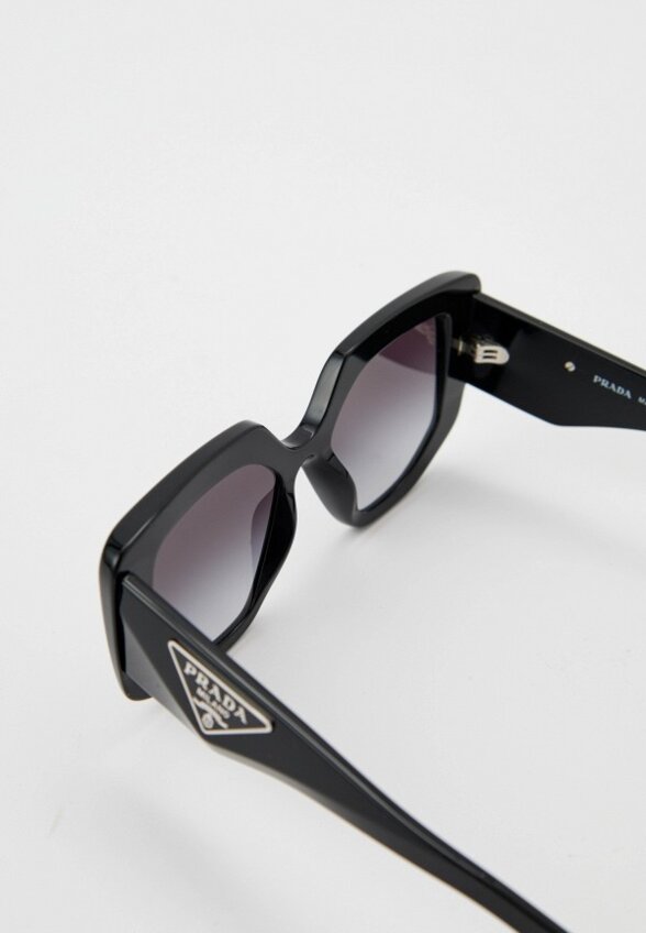 Очки солнцезащитные Prada