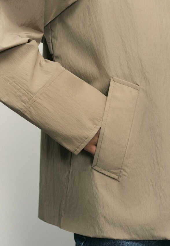 Ветровка Zarina