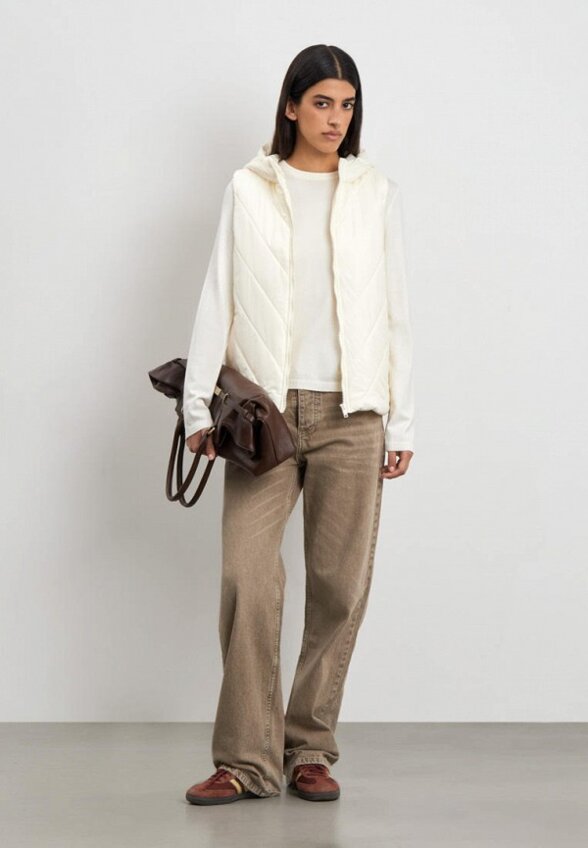 Жилет стеганый Emka