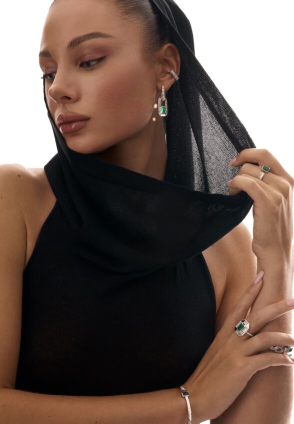 Серебряное кольцо ГАРМОНИЯ с зеленым агатом и фианитами MIE