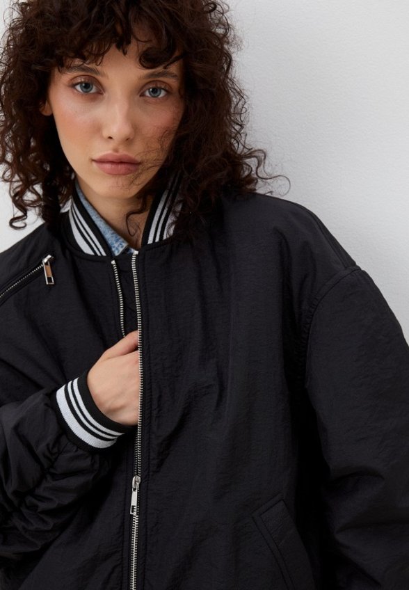 Бомбер B.L.E.S.