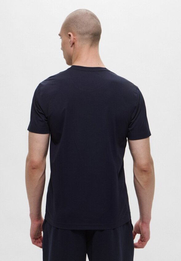 Футболка EA7