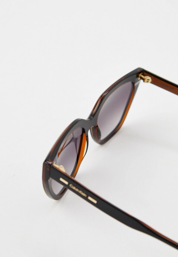 Очки солнцезащитные Calvin Klein