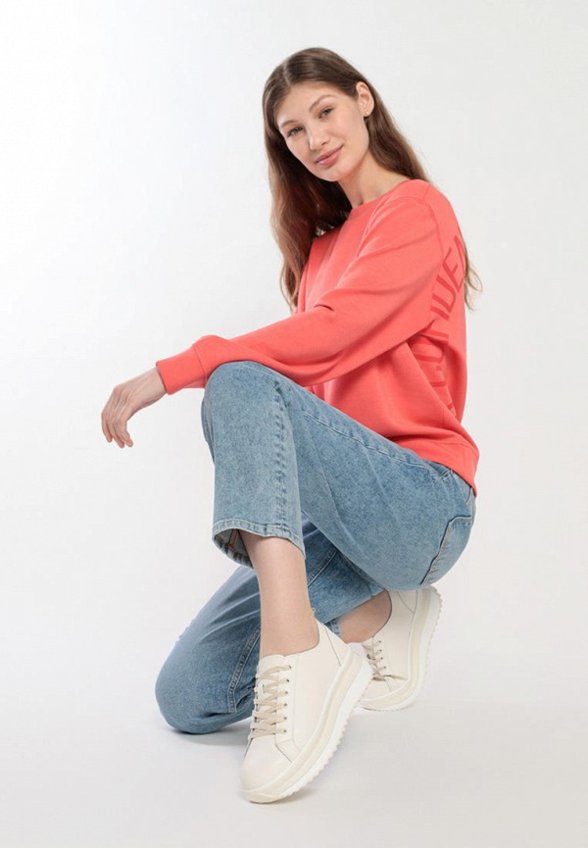 Кроссовки Gut