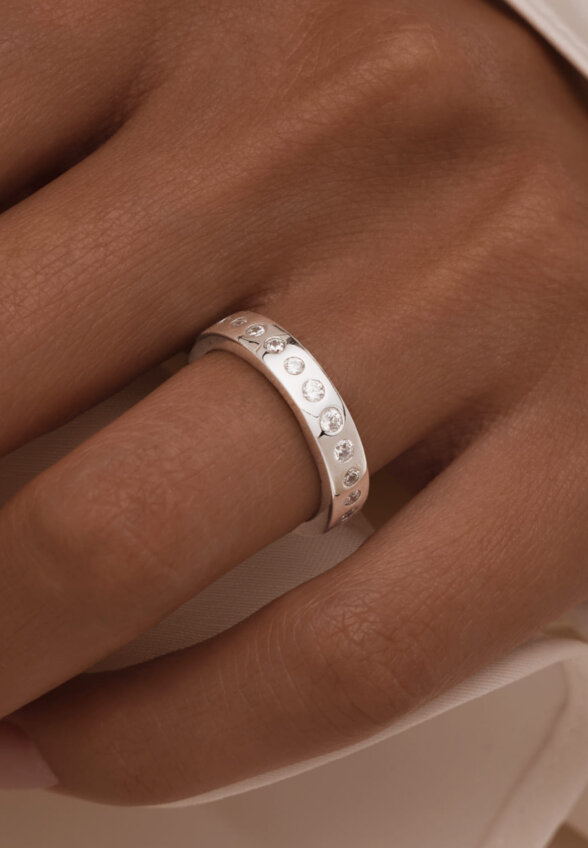 Серебряное кольцо с дорожкой фианитом MIESTILO MIE