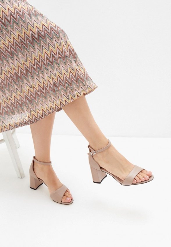 Босоножки Abricot