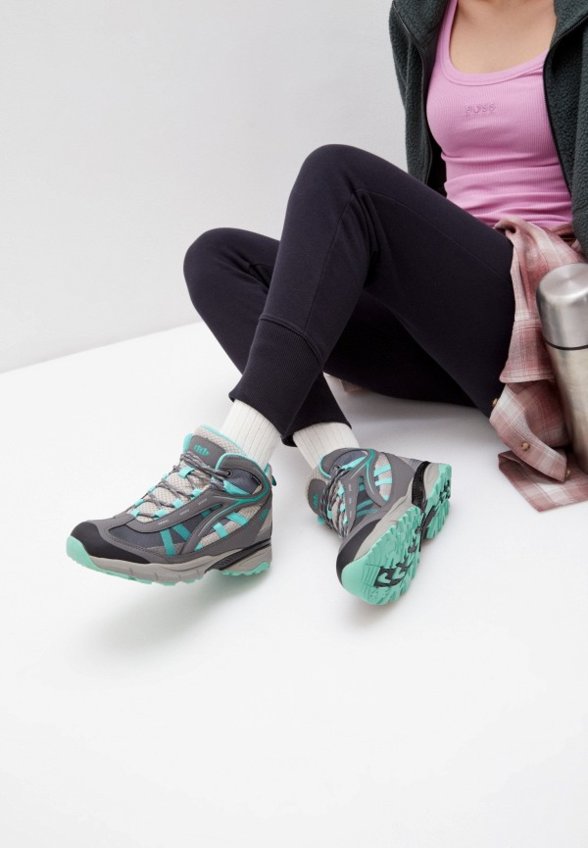 Ботинки трекинговые Thb